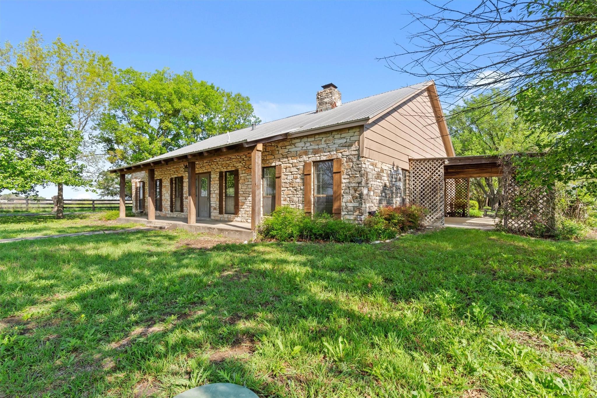 12914 Pfluger Berkman Ln, Coupland, TX 78615