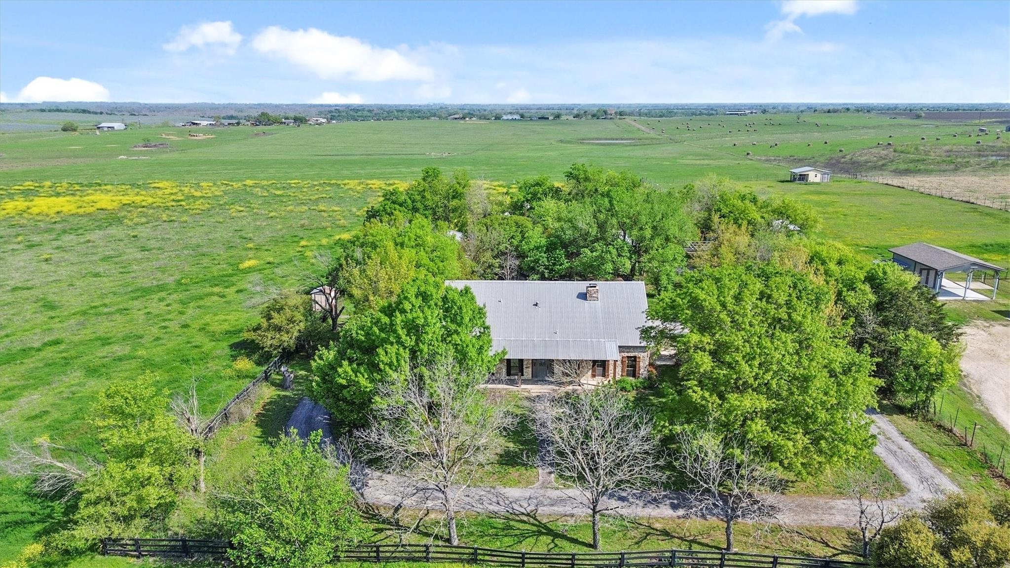 12914 Pfluger Berkman Ln, Coupland, TX 78615