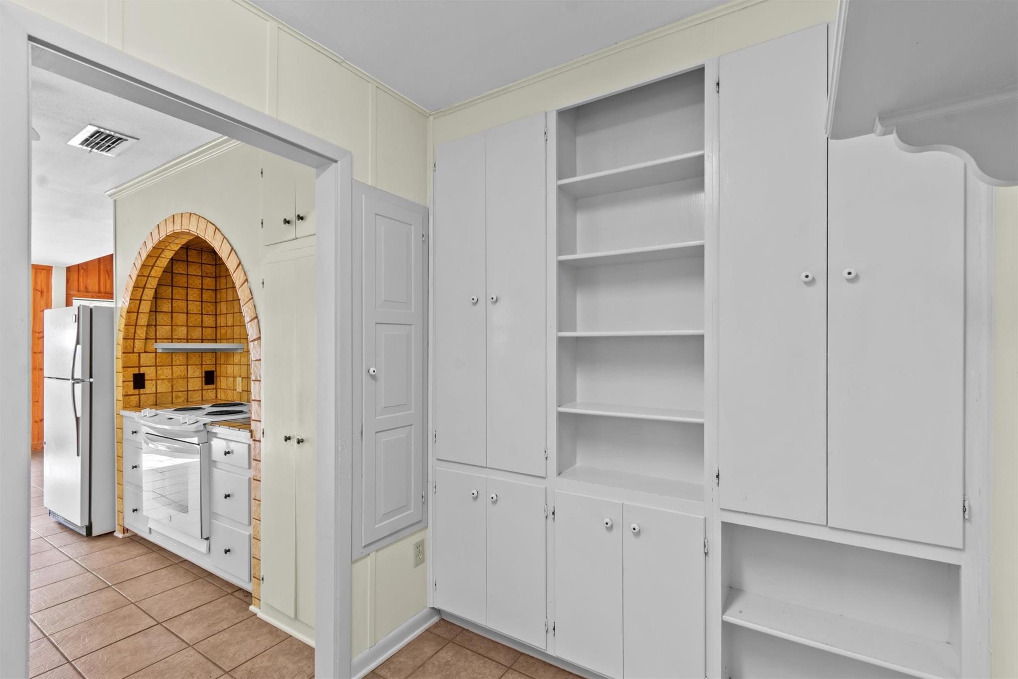 12914 Pfluger Berkman Ln, Coupland, TX 78615