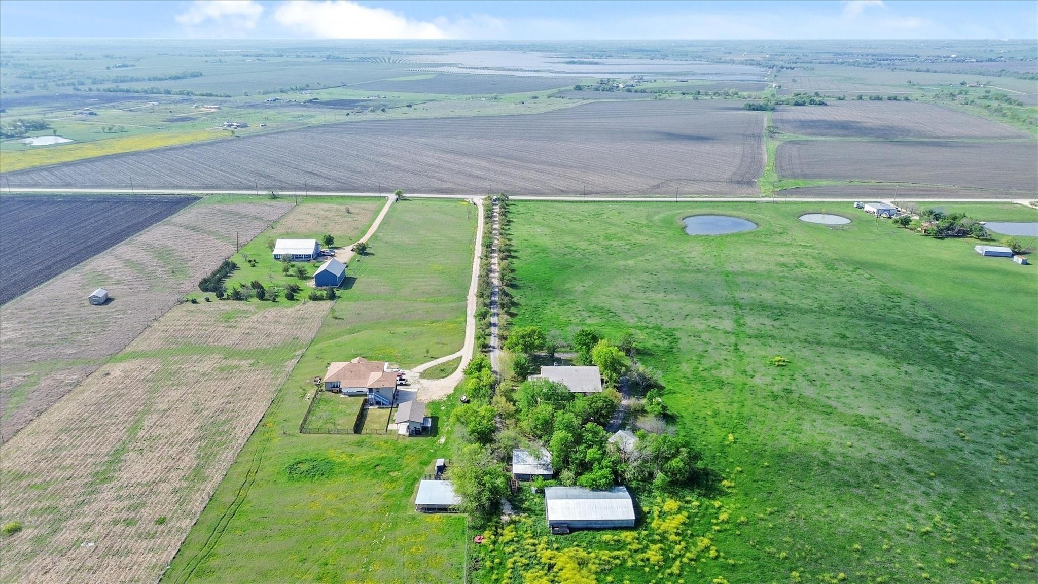 12914 Pfluger Berkman Ln, Coupland, TX 78615