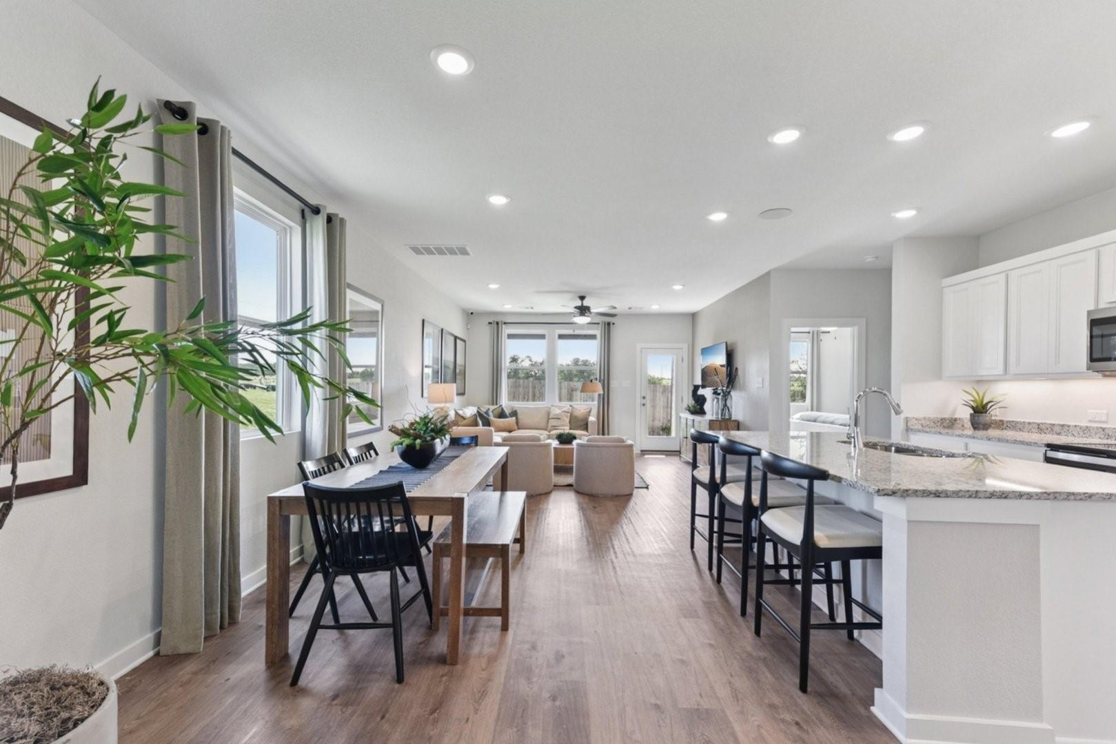 107 Two Bits Ln, Elgin, TX 78621