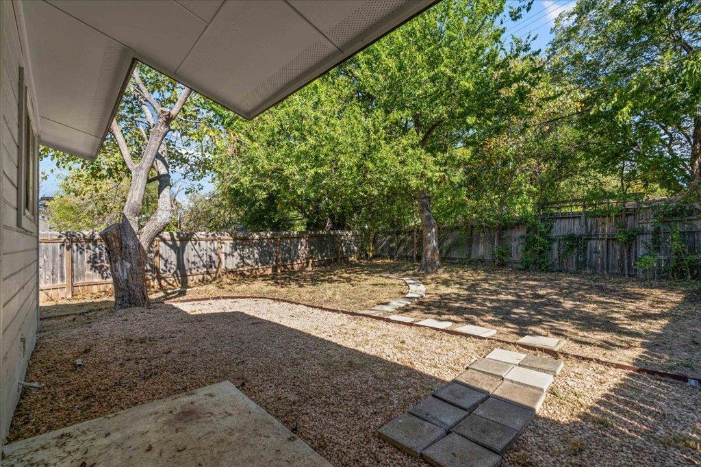 1304 Falcon Cv # B, Austin, TX 78745