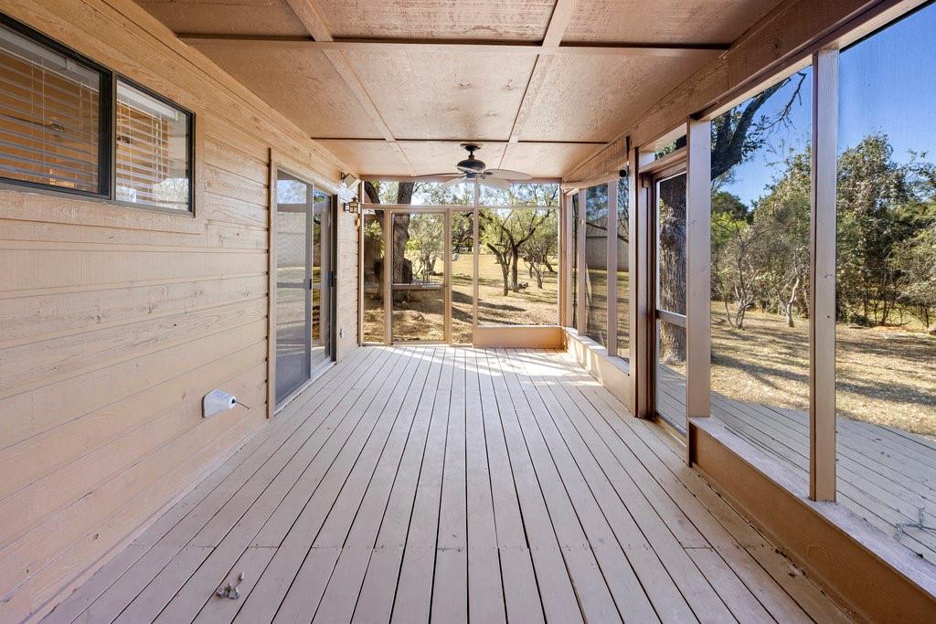 108 Courtside Cir, Spicewood, TX 78669