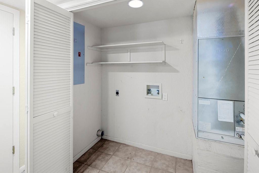 108 Courtside Cir, Spicewood, TX 78669