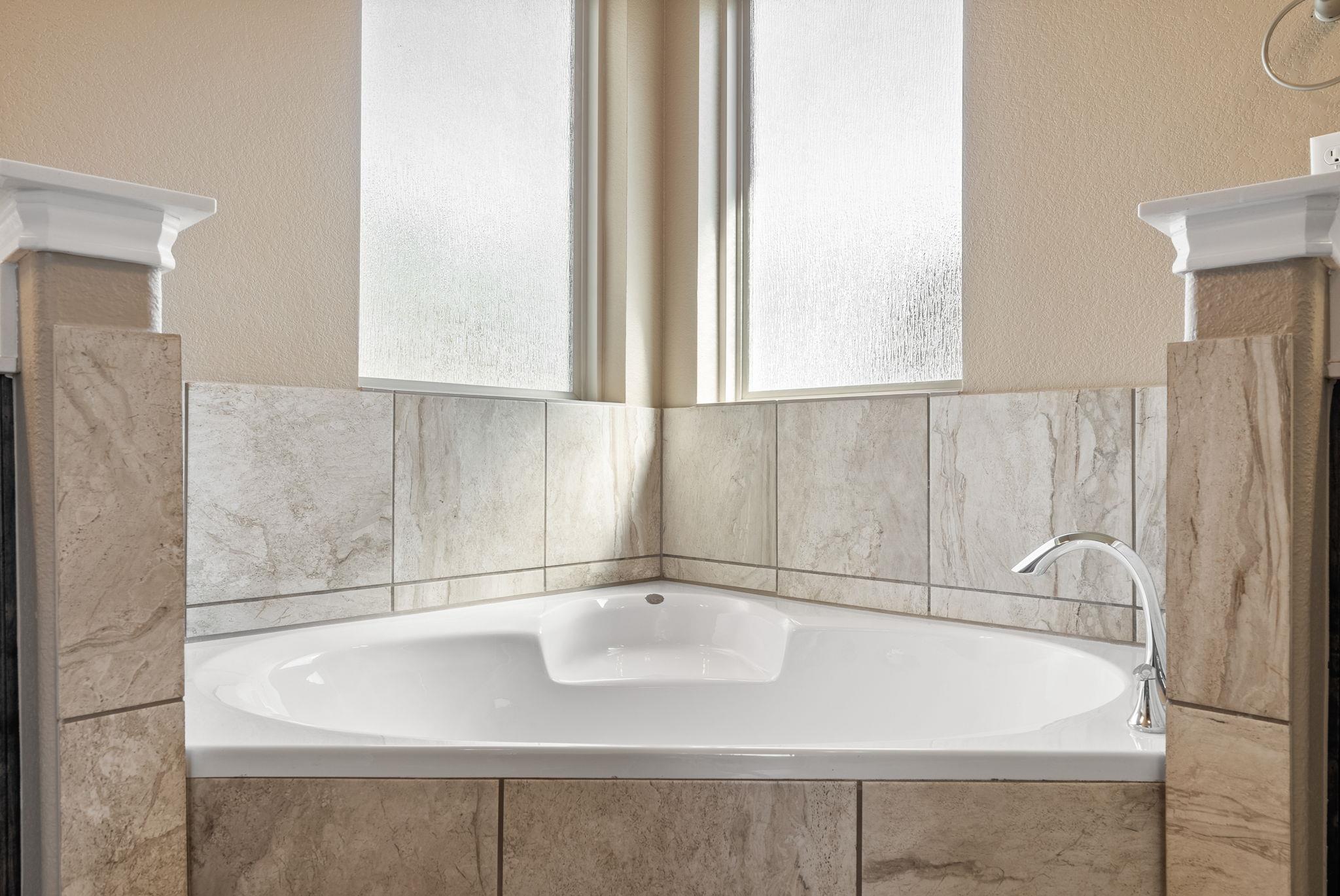 104 Estrella Ln, Bertram, TX 78605