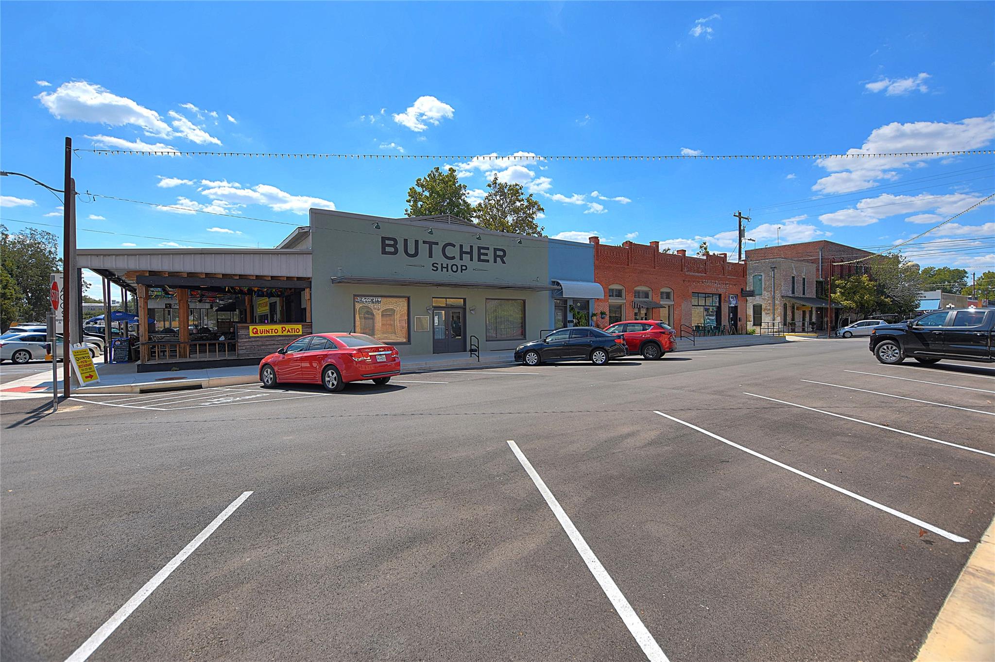 110 NE 2nd St, Smithville, TX 78957