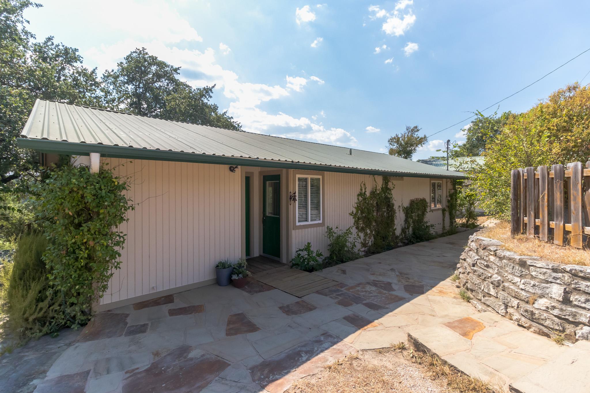 25201 & 25203 Lakeview Dr, Spicewood, TX 78669