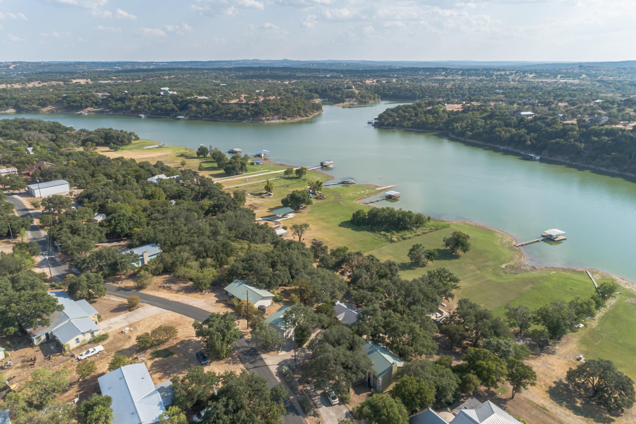 25201 & 25203 Lakeview Dr, Spicewood, TX 78669