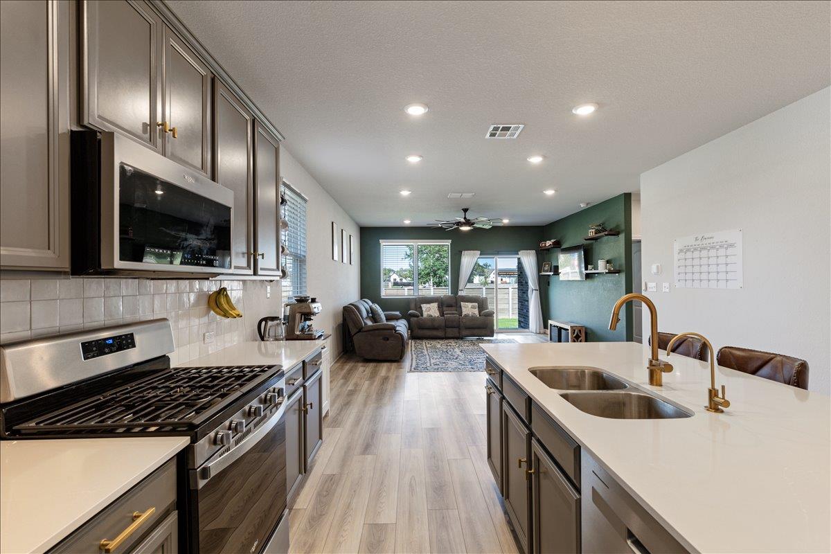 1001a Dog Iron St, Georgetown, TX 78633