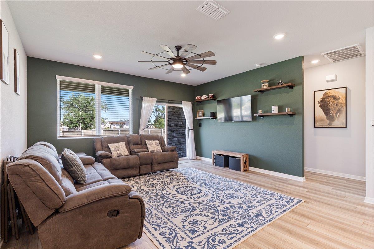 1001a Dog Iron St, Georgetown, TX 78633