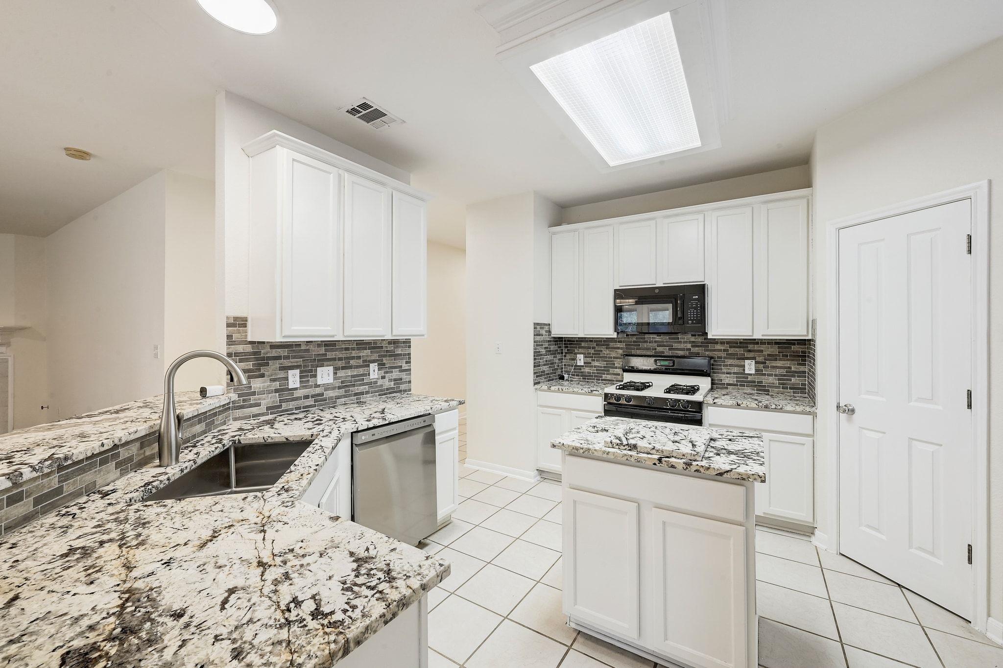 5859 LOMITA VERDE Cir, Austin, TX 78749