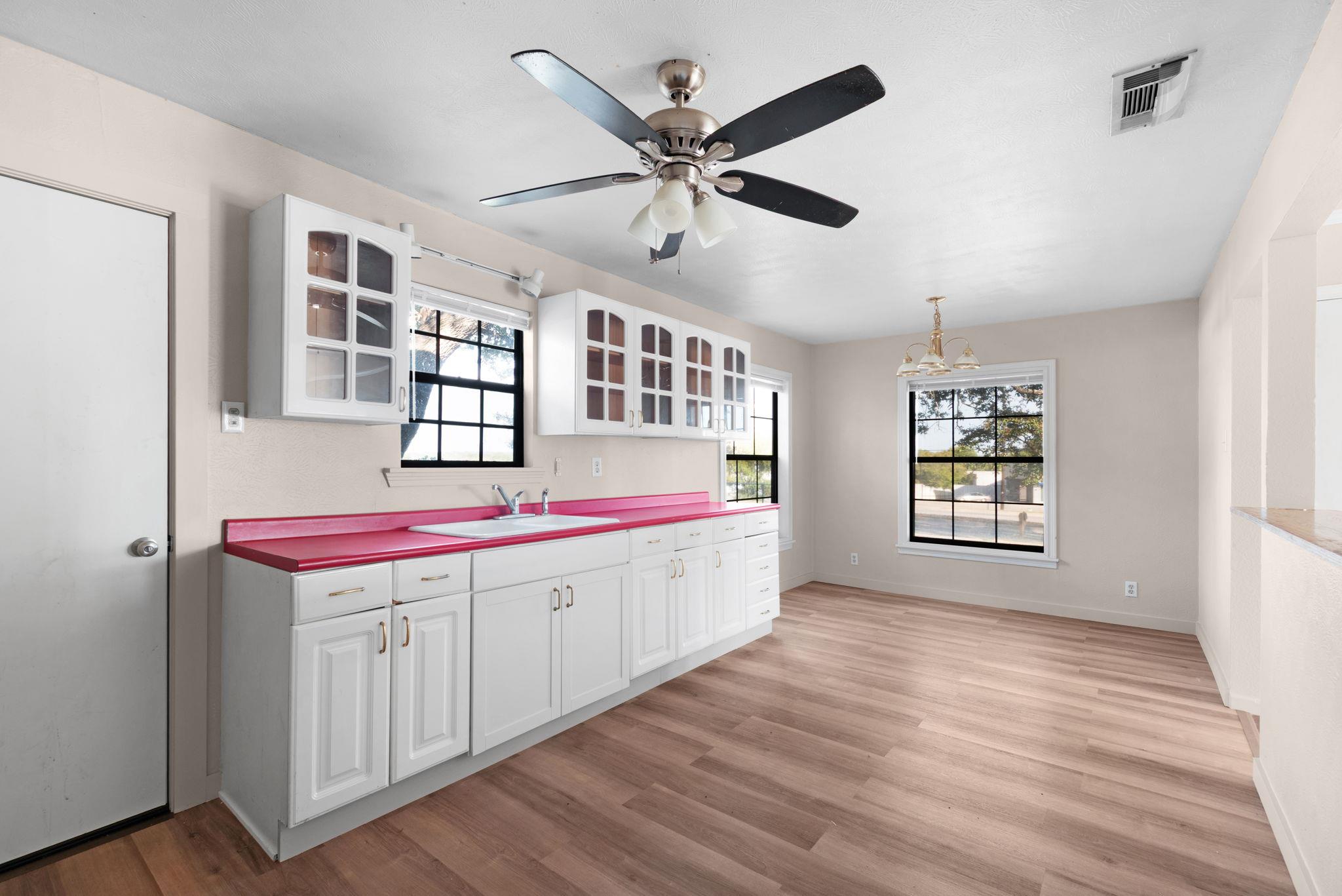 18 Del Norte St, Lampasas, TX 76550