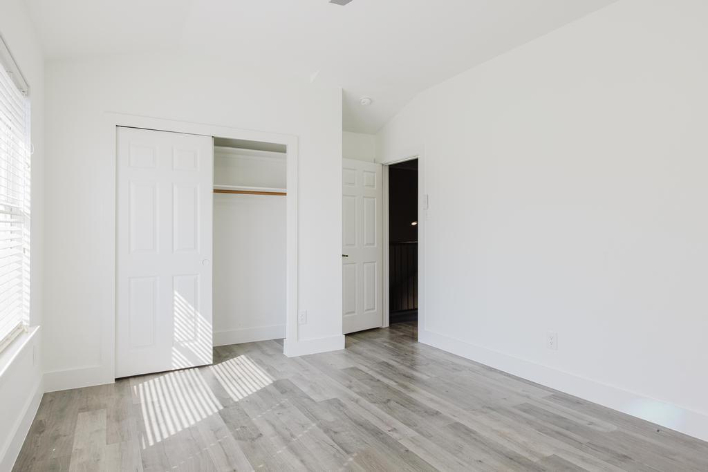 9513 LINKMEADOW Dr, Austin, TX 78748