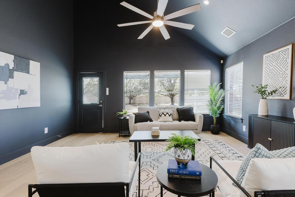 9513 LINKMEADOW Dr, Austin, TX 78748