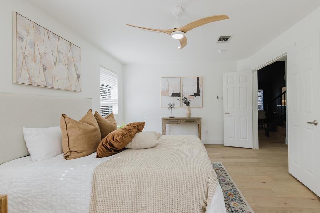 9513 LINKMEADOW Dr, Austin, TX 78748