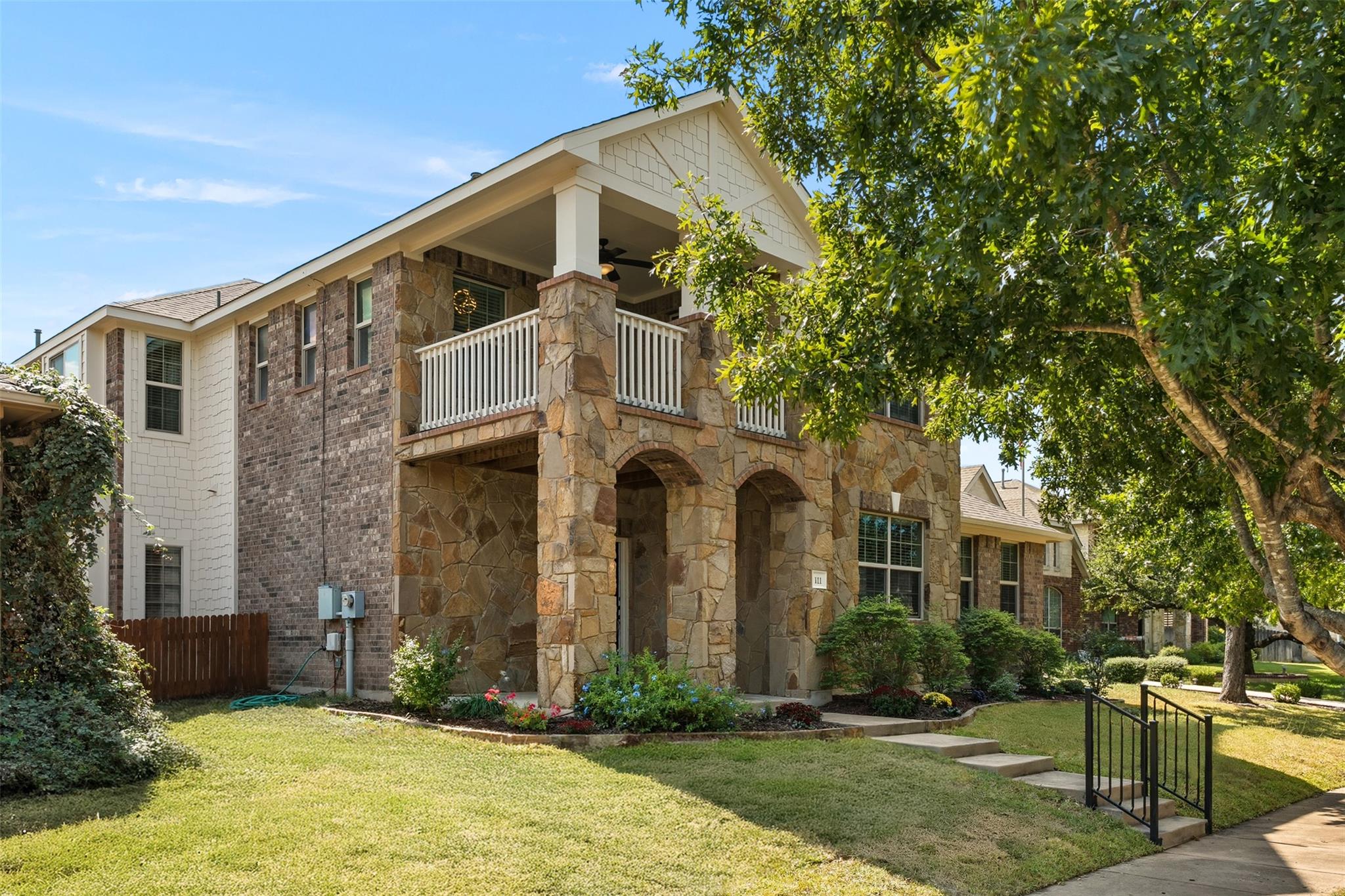 111 Sycamore St, Georgetown, TX 78633