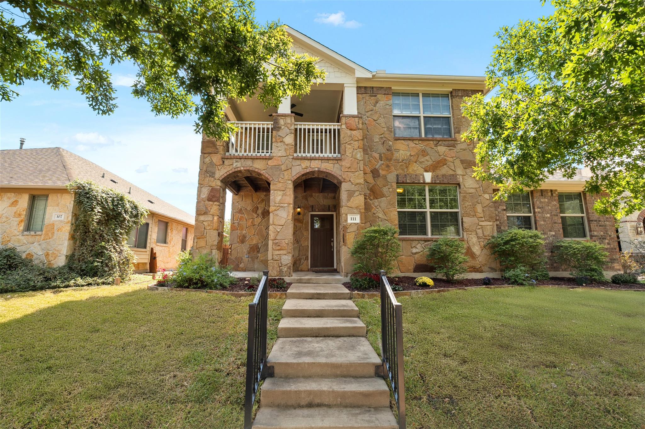 111 Sycamore St, Georgetown, TX 78633