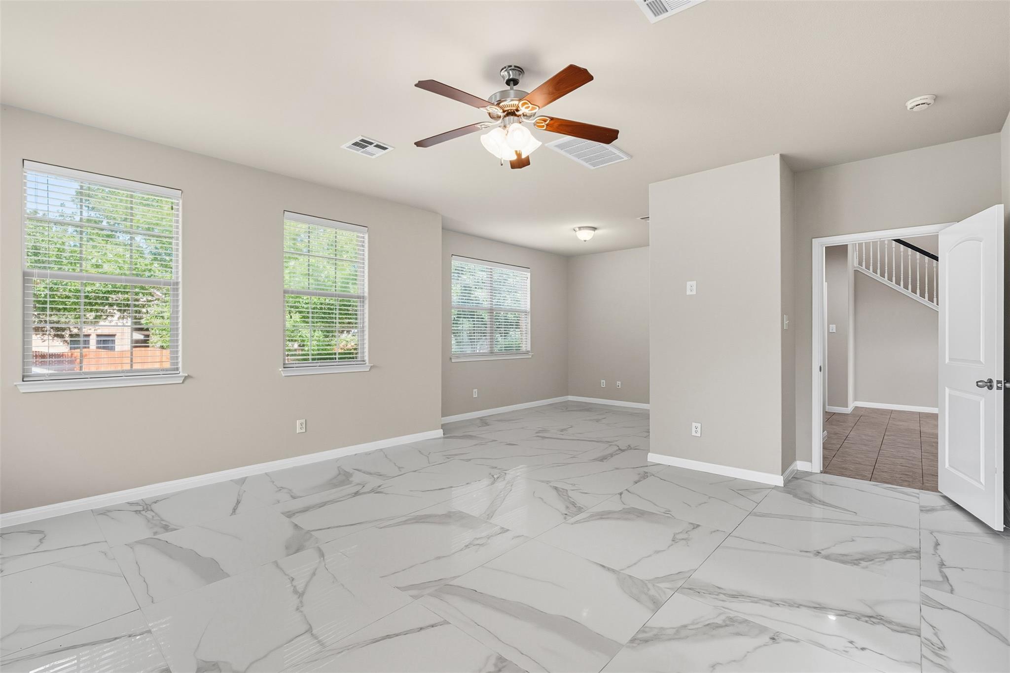 111 Sycamore St, Georgetown, TX 78633