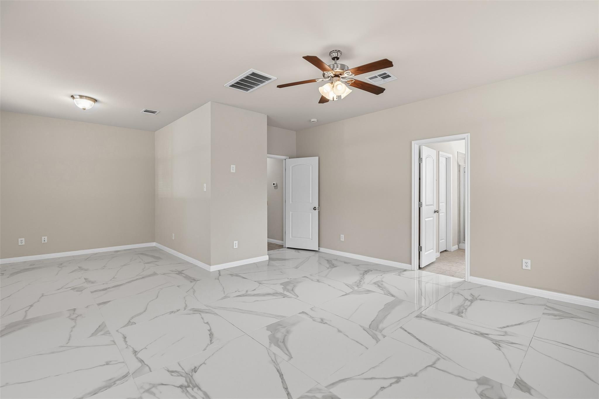 111 Sycamore St, Georgetown, TX 78633