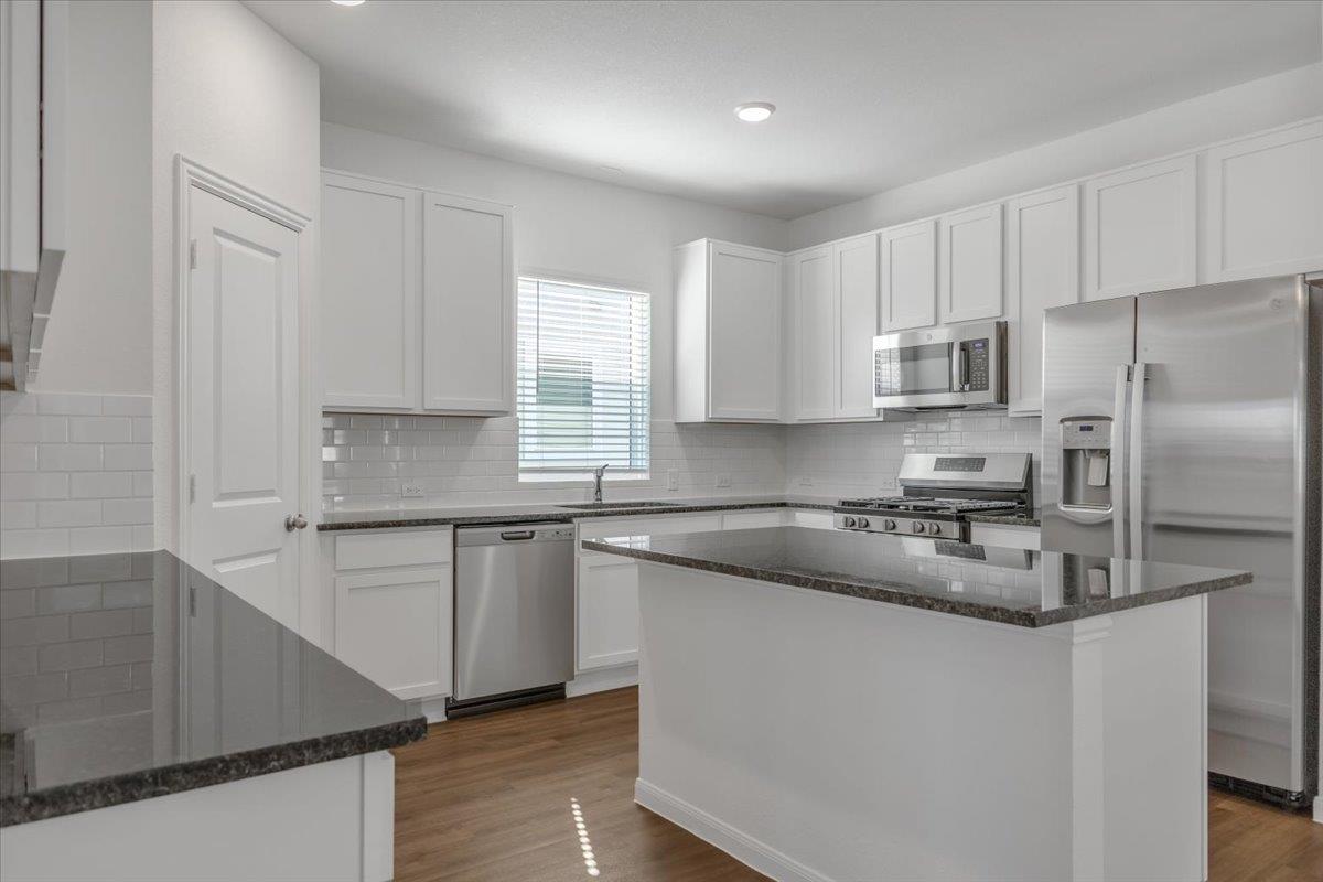 202 Tokalaun Dr, Hutto, TX 78634