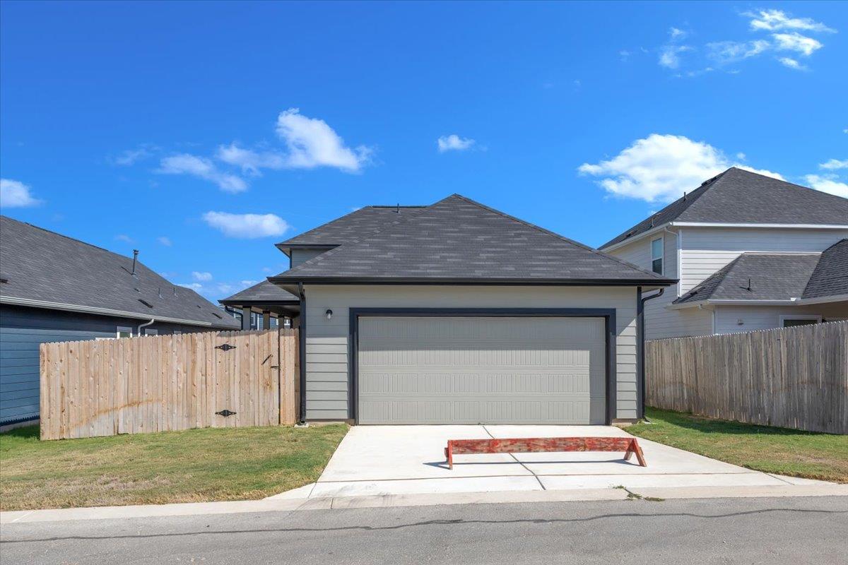 202 Tokalaun Dr, Hutto, TX 78634