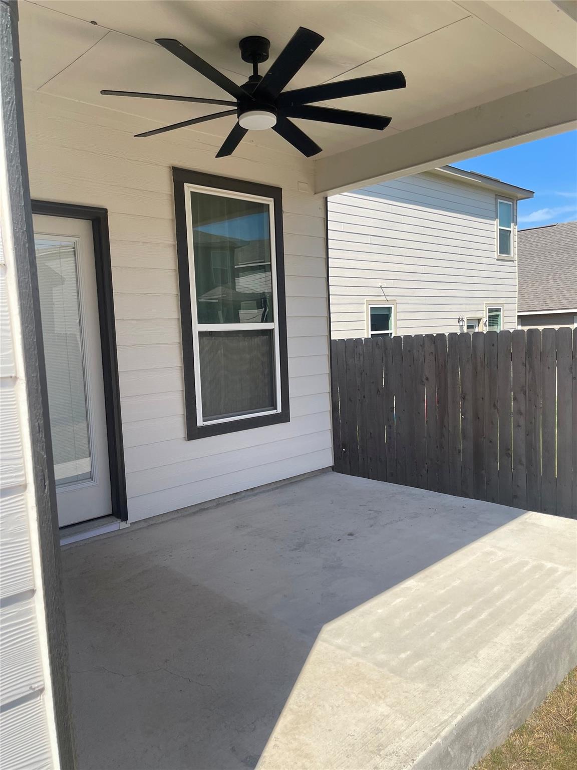 240 Robert Hightower Dr, Jarrell, TX 76537