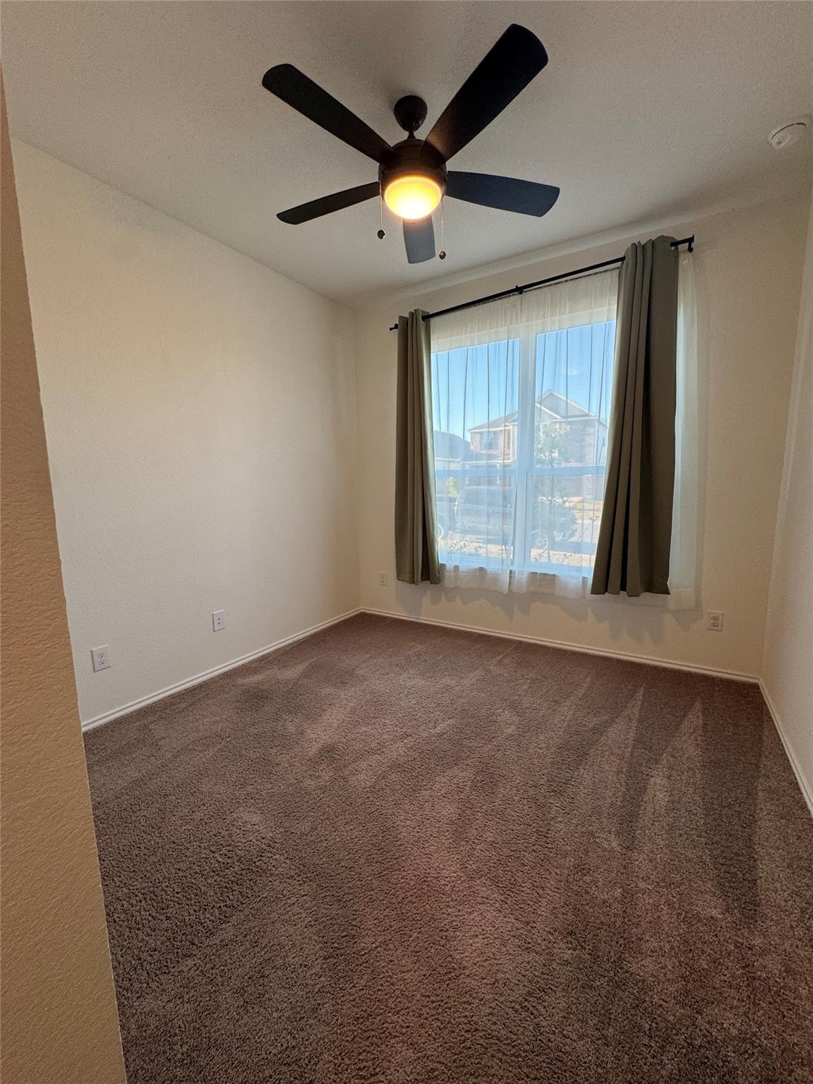 240 Robert Hightower Dr, Jarrell, TX 76537