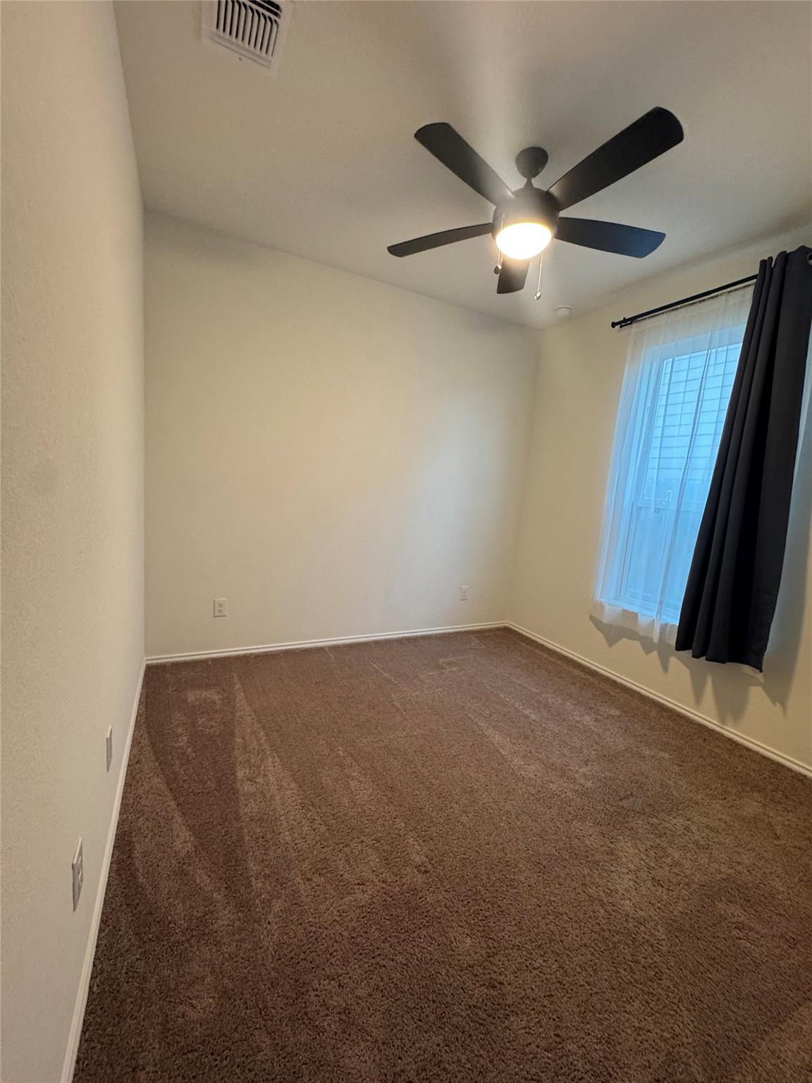 240 Robert Hightower Dr, Jarrell, TX 76537