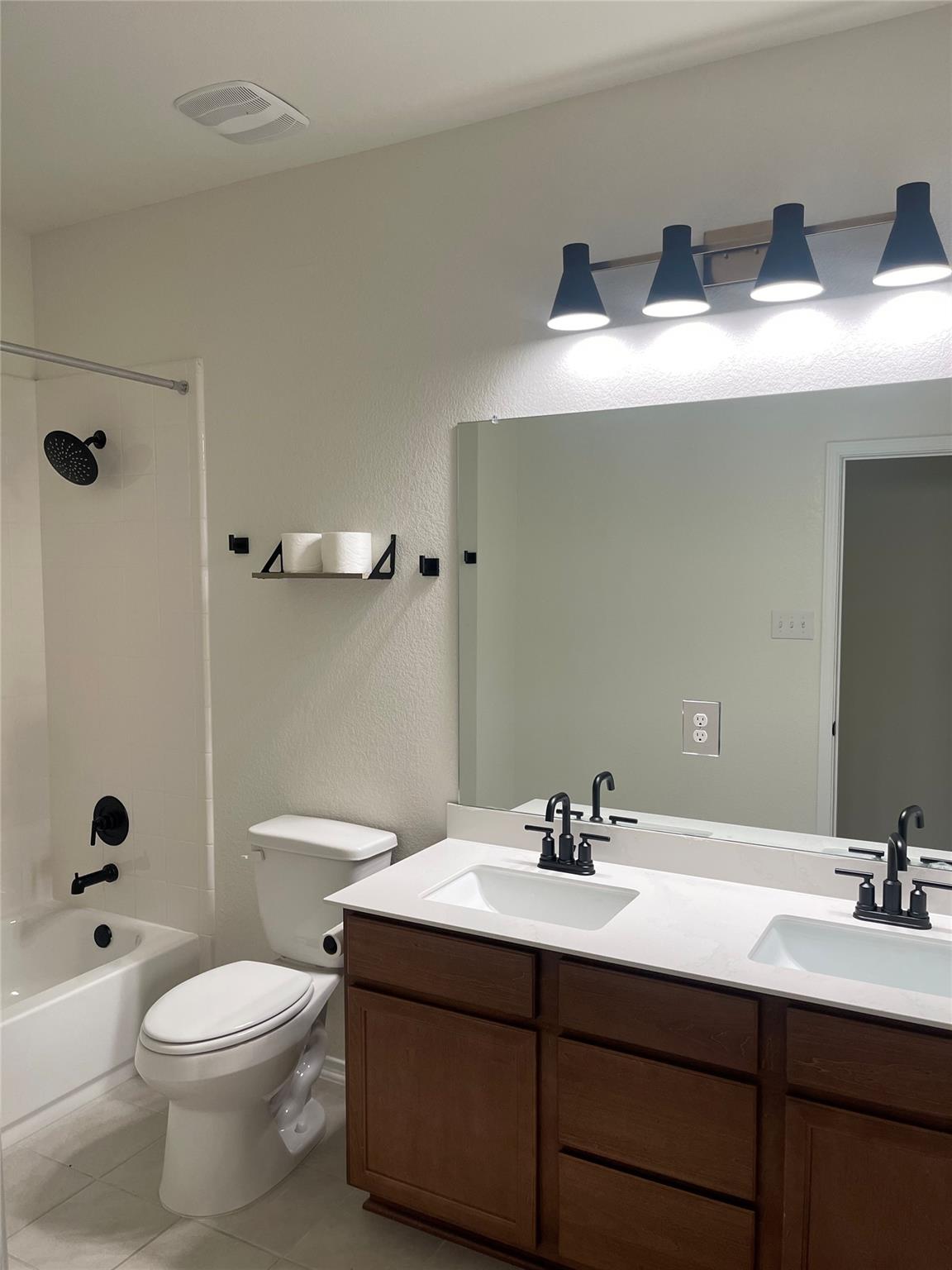 240 Robert Hightower Dr, Jarrell, TX 76537