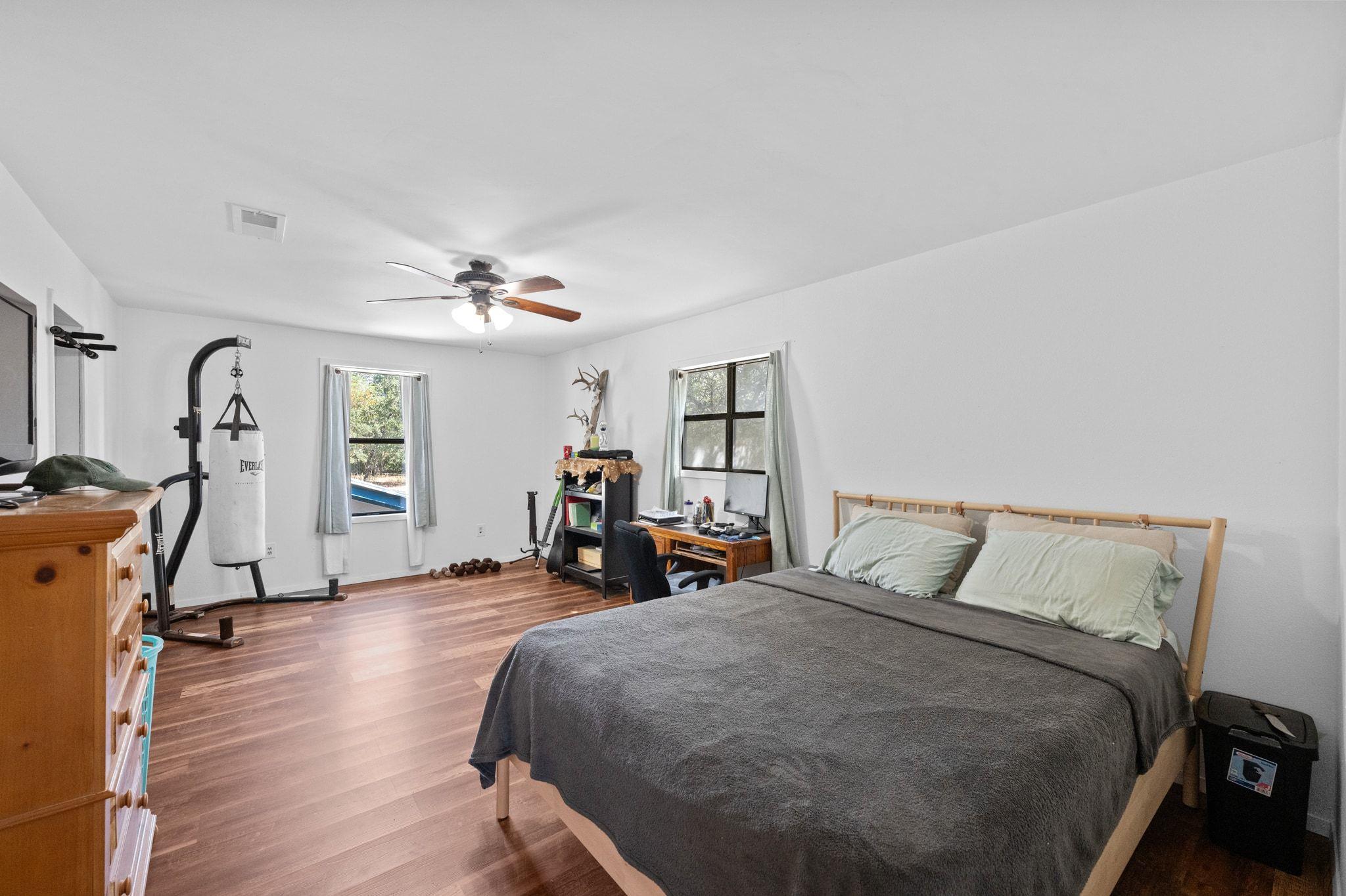 376 Jones Rd, Cedar Creek, TX 78612