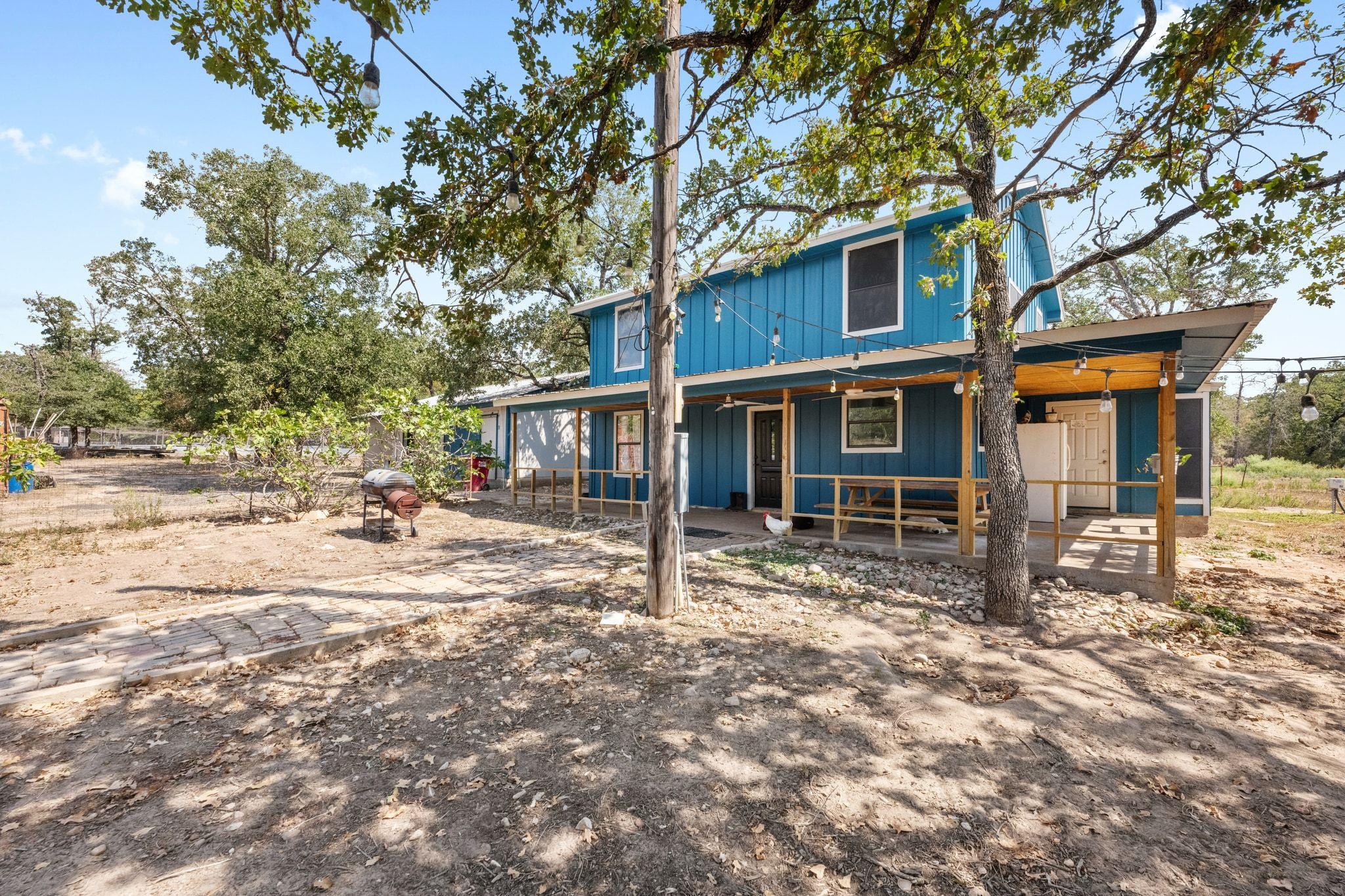 376 Jones Rd, Cedar Creek, TX 78612