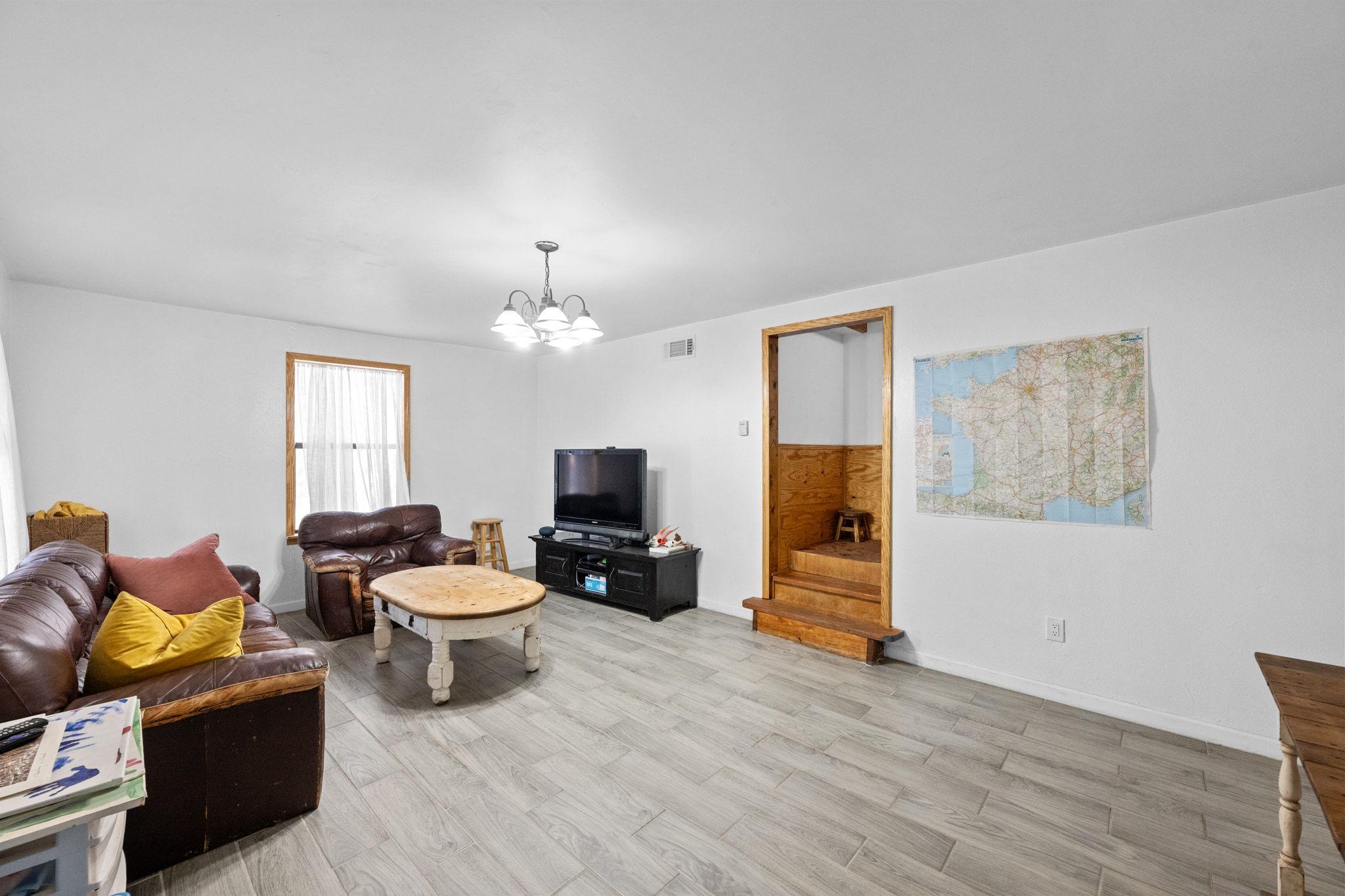 376 Jones Rd, Cedar Creek, TX 78612