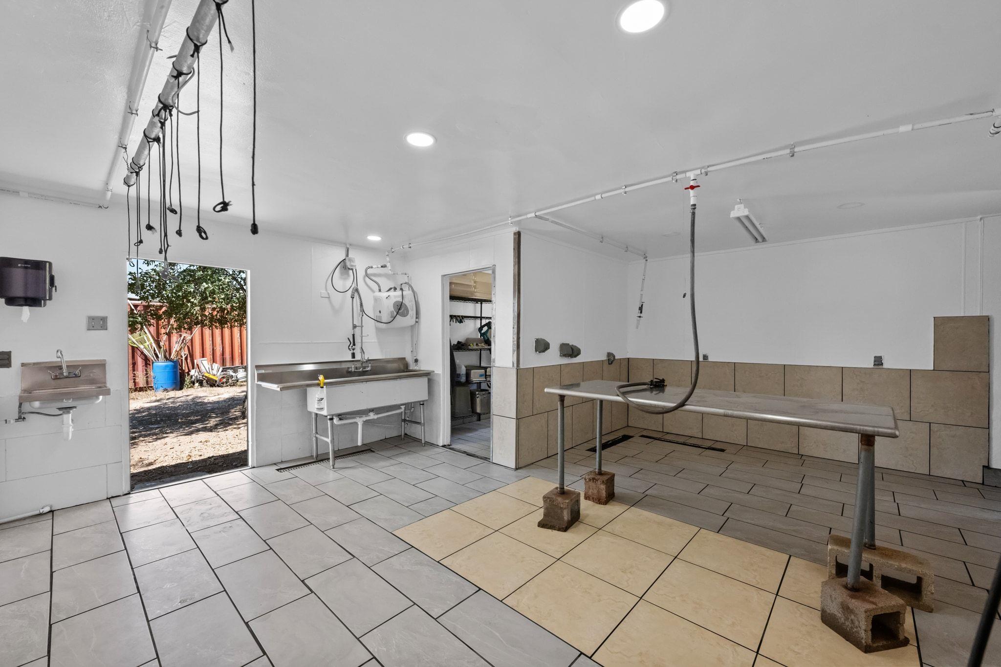 376 Jones Rd, Cedar Creek, TX 78612