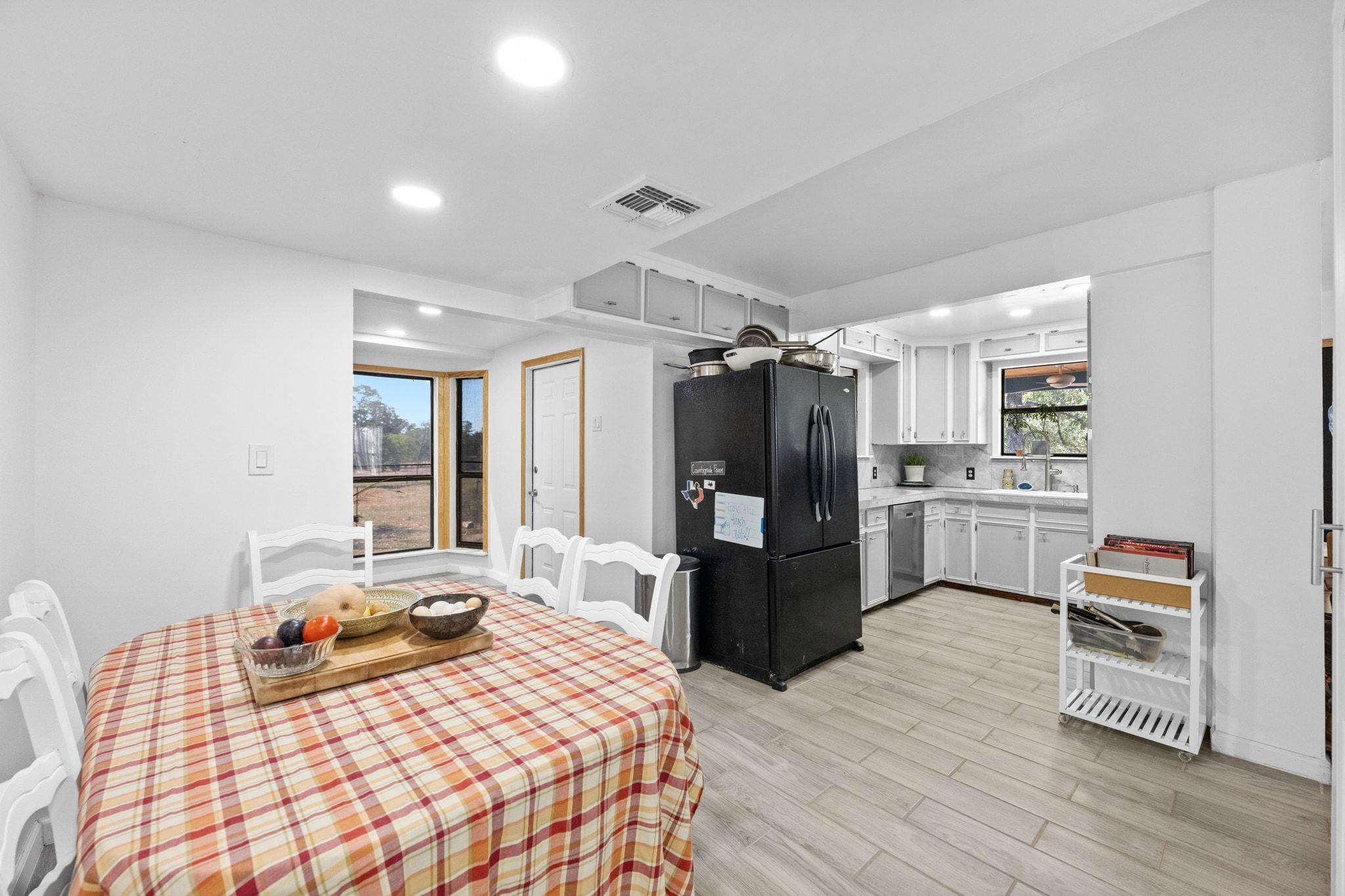 376 Jones Rd, Cedar Creek, TX 78612