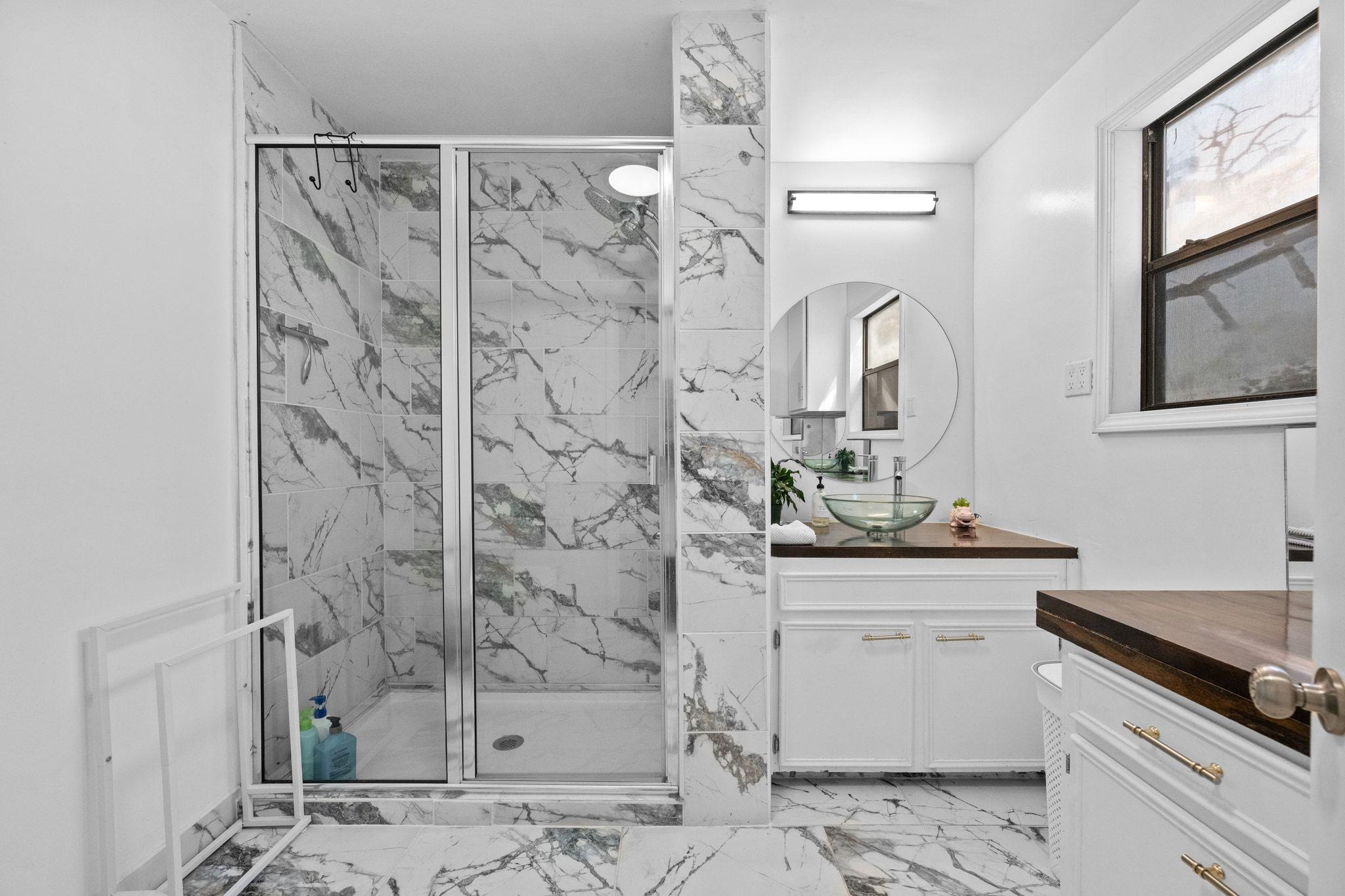 376 Jones Rd, Cedar Creek, TX 78612