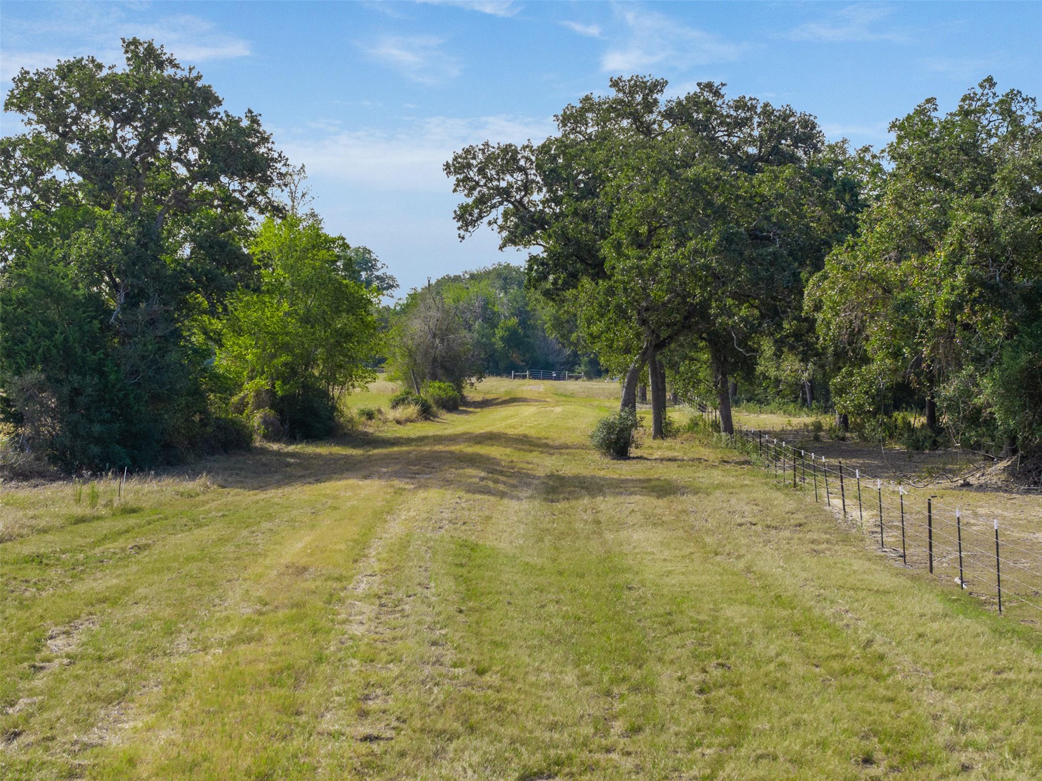1463 CR 324, Lincoln, TX 78948