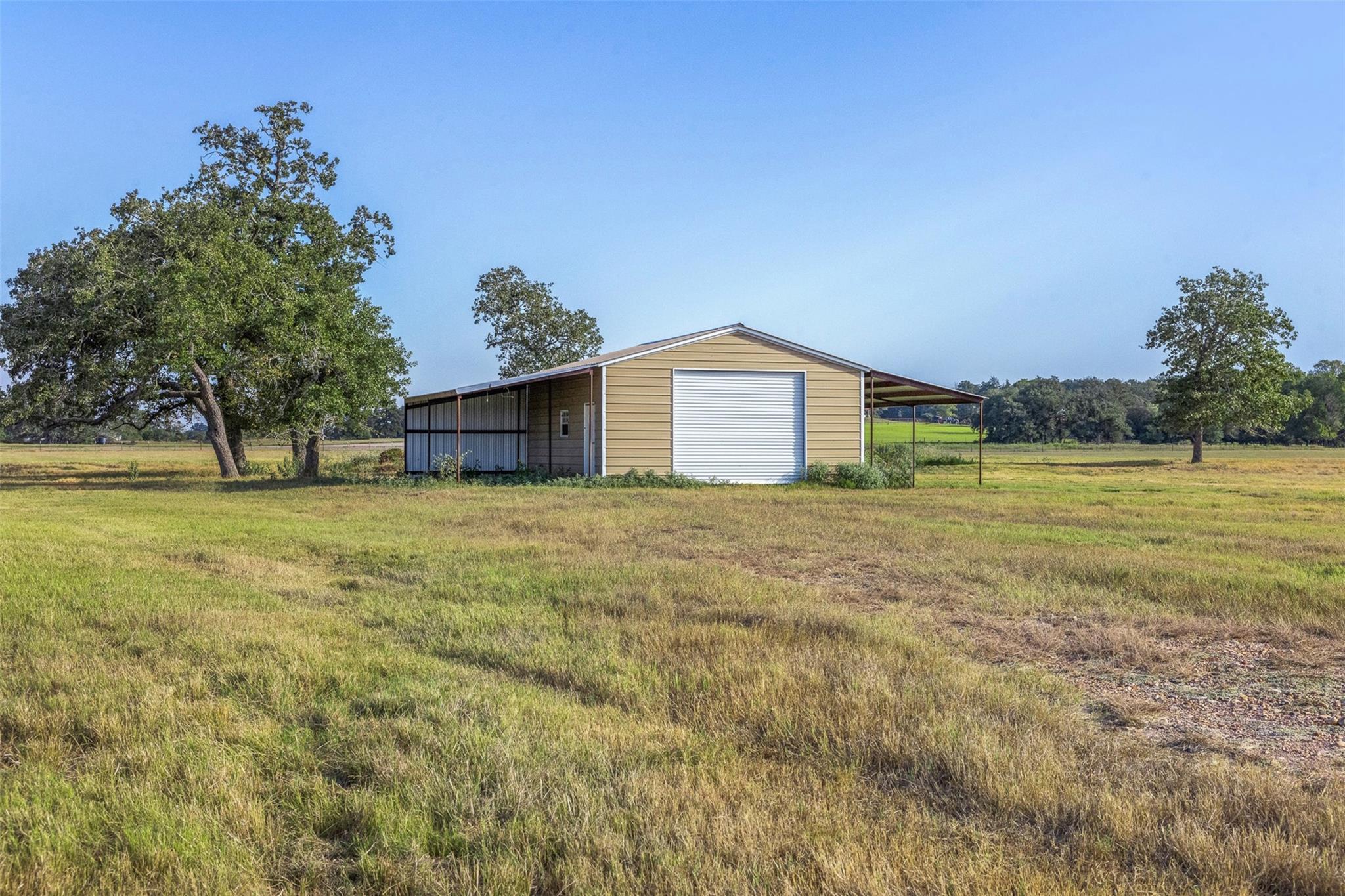 1463 CR 324, Lincoln, TX 78948