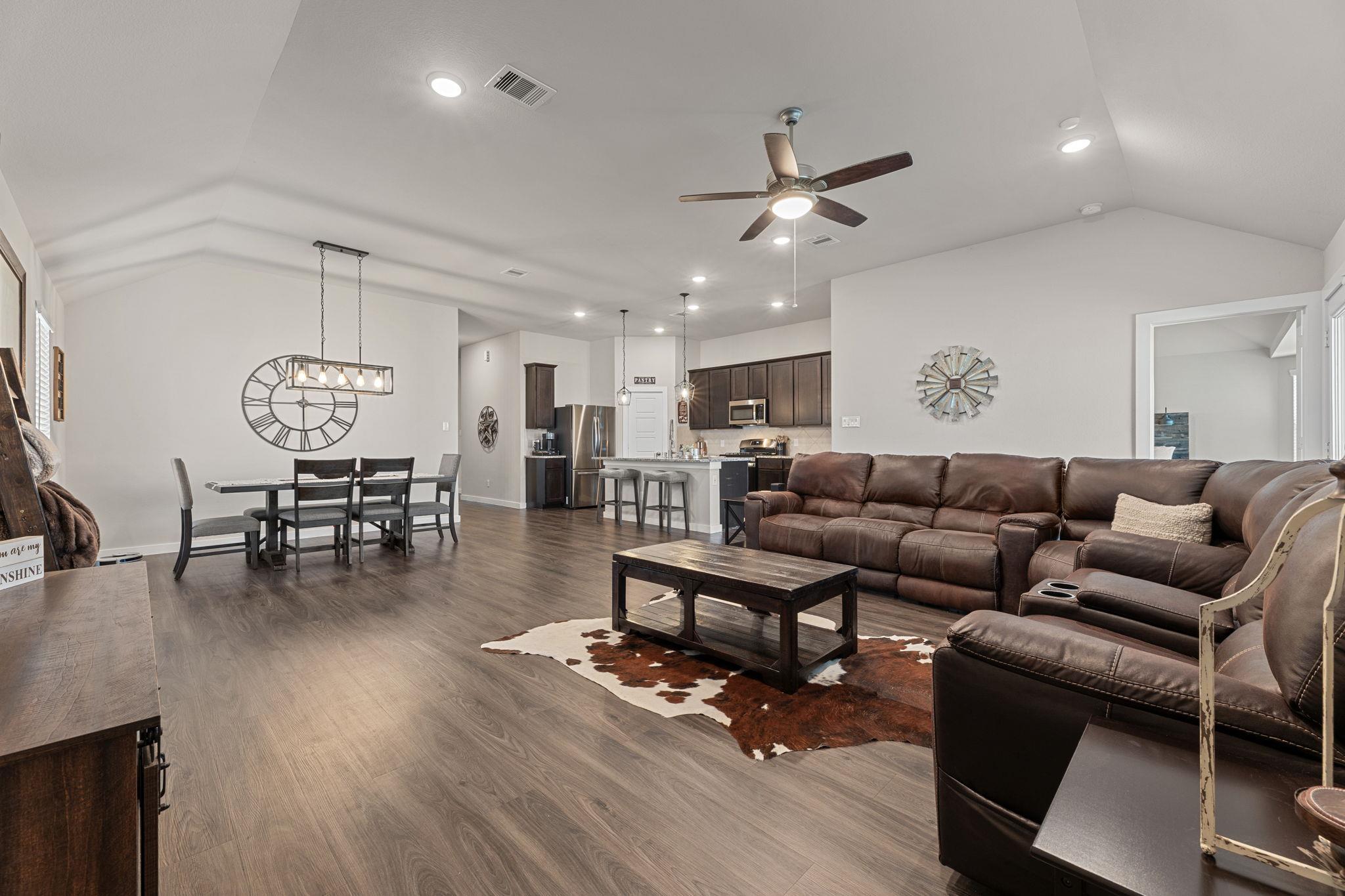 7643 Tramontana Ln, Baytown, TX 77523