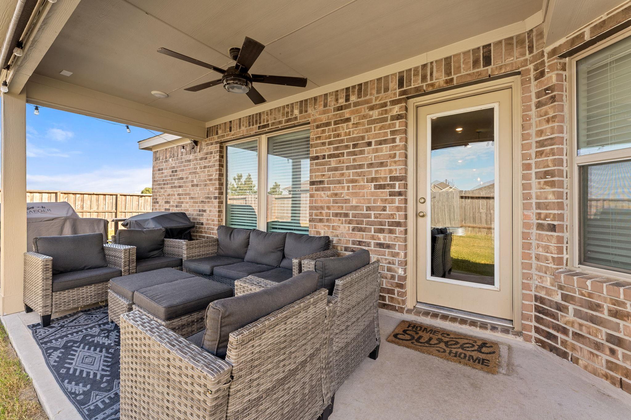 7643 Tramontana Ln, Baytown, TX 77523