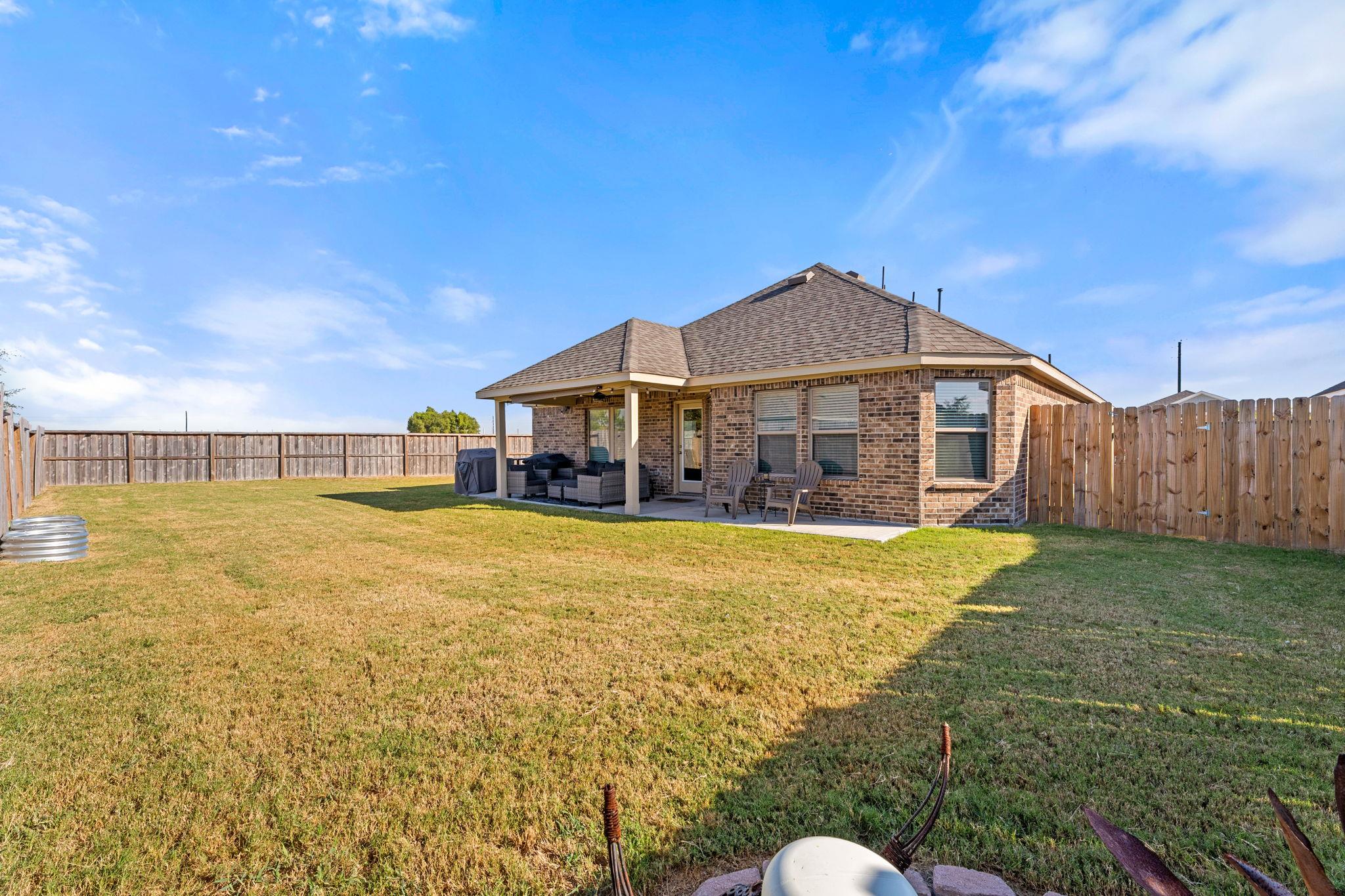 7643 Tramontana Ln, Baytown, TX 77523
