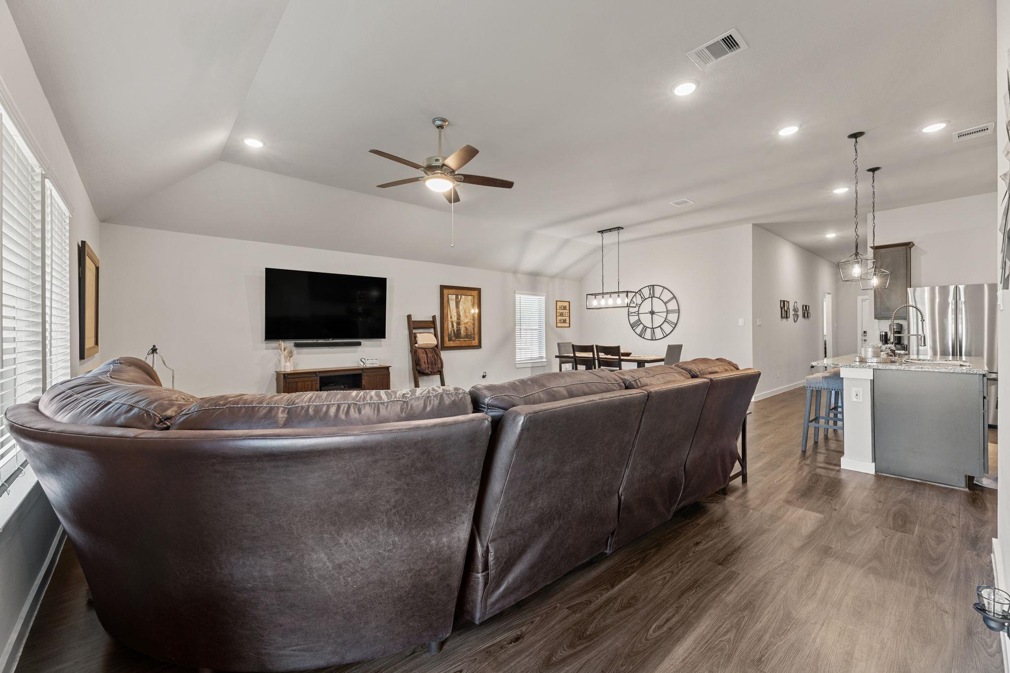 7643 Tramontana Ln, Baytown, TX 77523