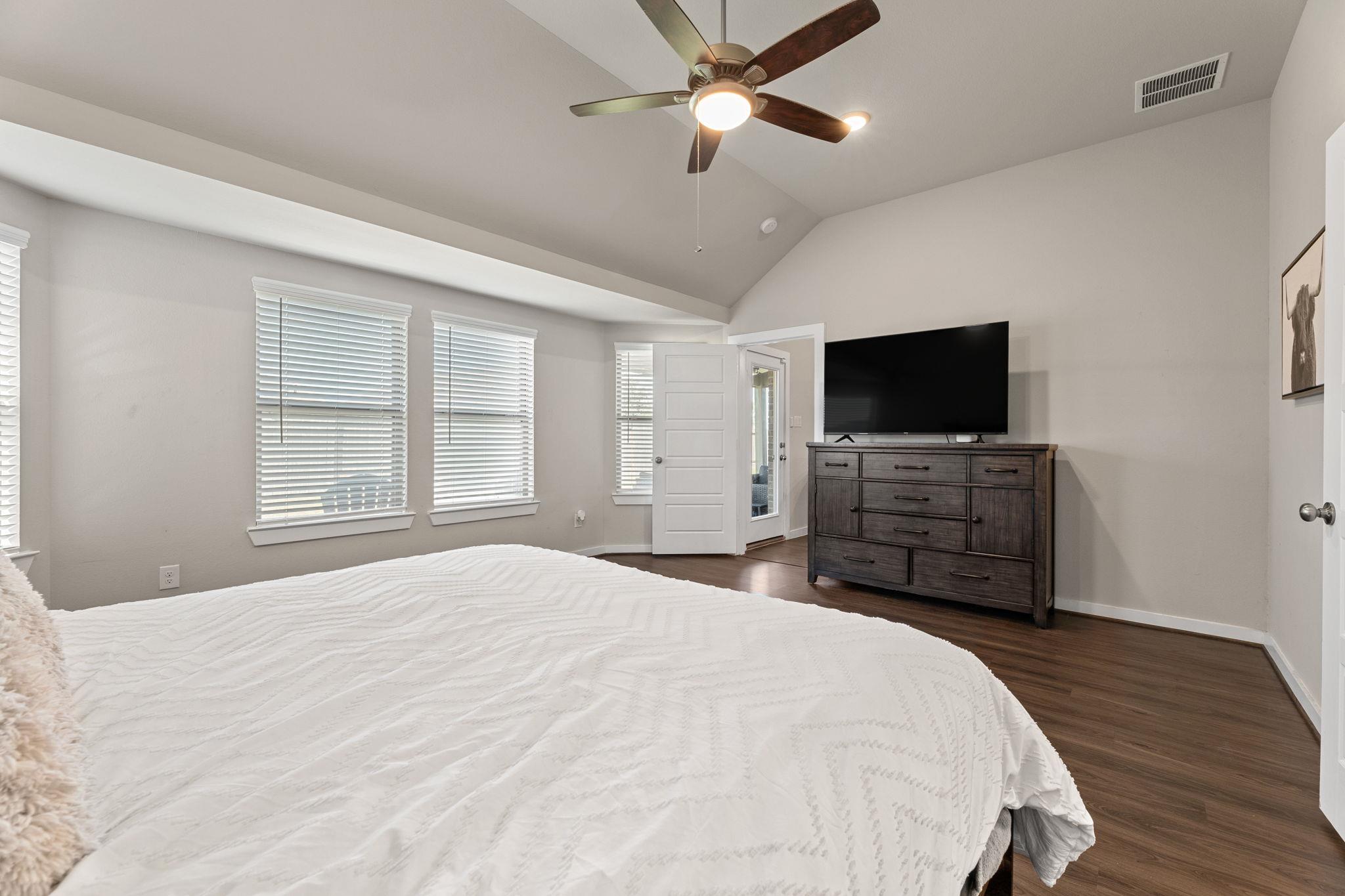 7643 Tramontana Ln, Baytown, TX 77523