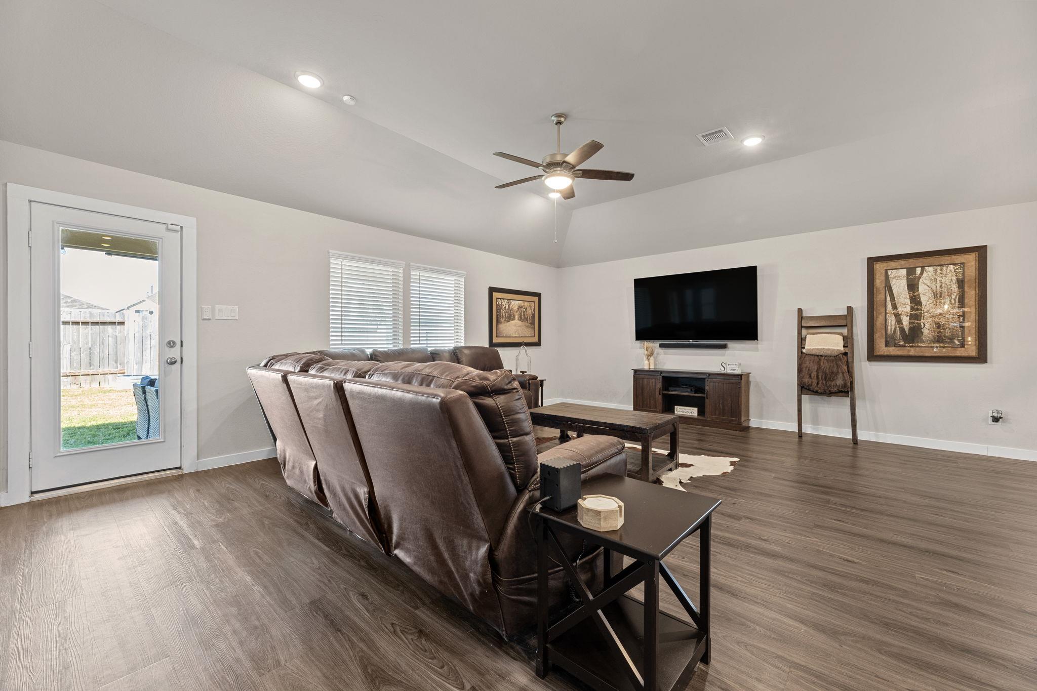 7643 Tramontana Ln, Baytown, TX 77523