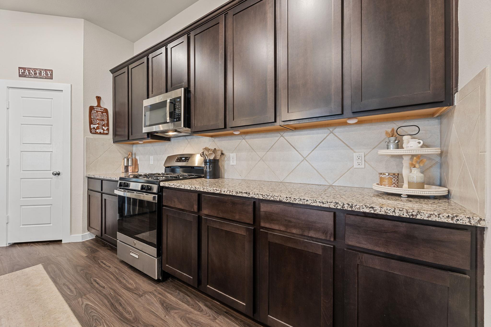 7643 Tramontana Ln, Baytown, TX 77523