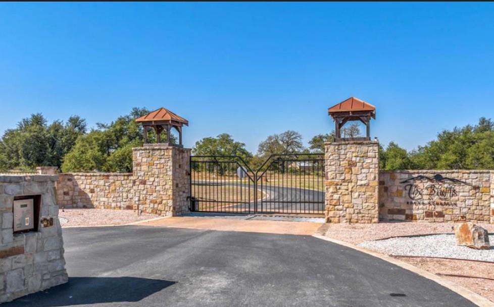 285 Comanche Ridge Rdg, Blanco, TX 78663