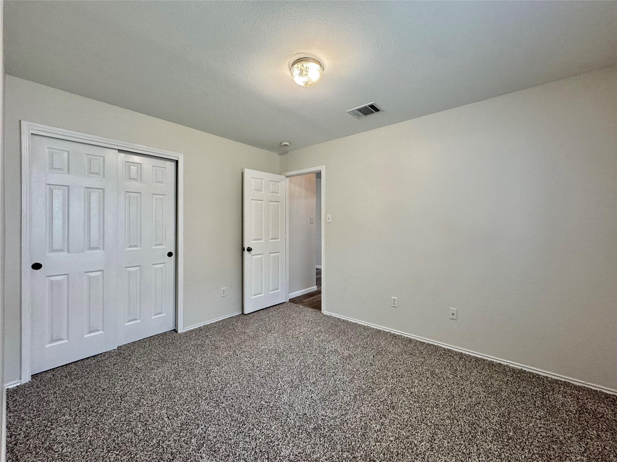 916 Gentry Dr, Leander, TX 78641