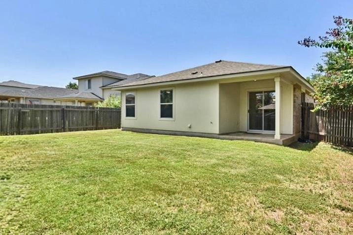 916 Gentry Dr, Leander, TX 78641