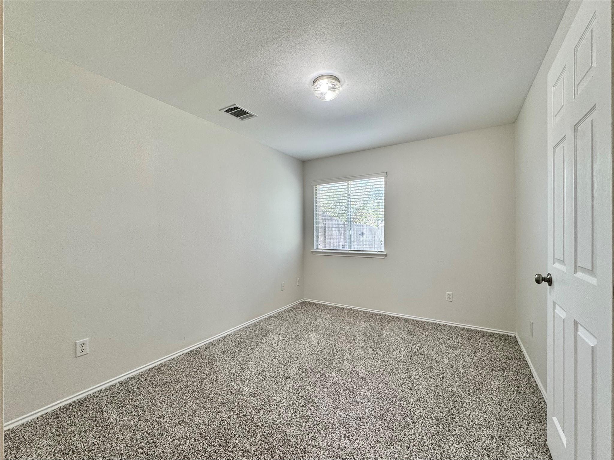 916 Gentry Dr, Leander, TX 78641