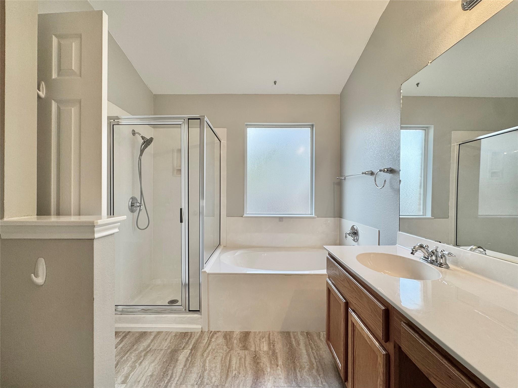 916 Gentry Dr, Leander, TX 78641