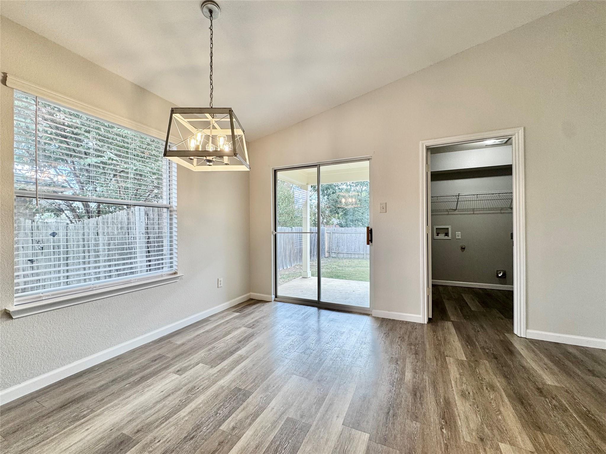 916 Gentry Dr, Leander, TX 78641